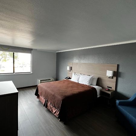 Super 8 By Wyndham Fort Worth Entertainment District Ngoại thất bức ảnh