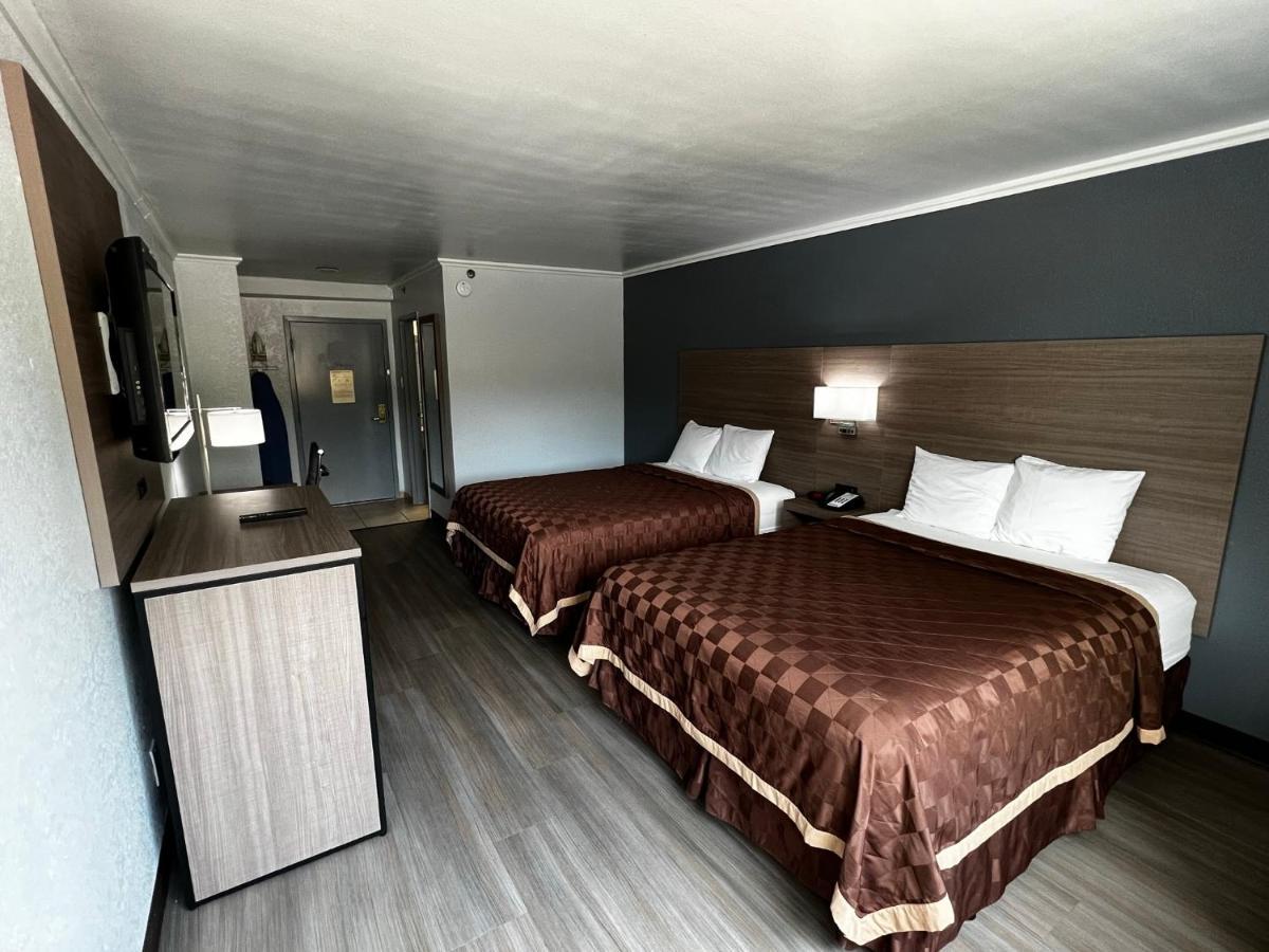 Super 8 By Wyndham Fort Worth Entertainment District Ngoại thất bức ảnh