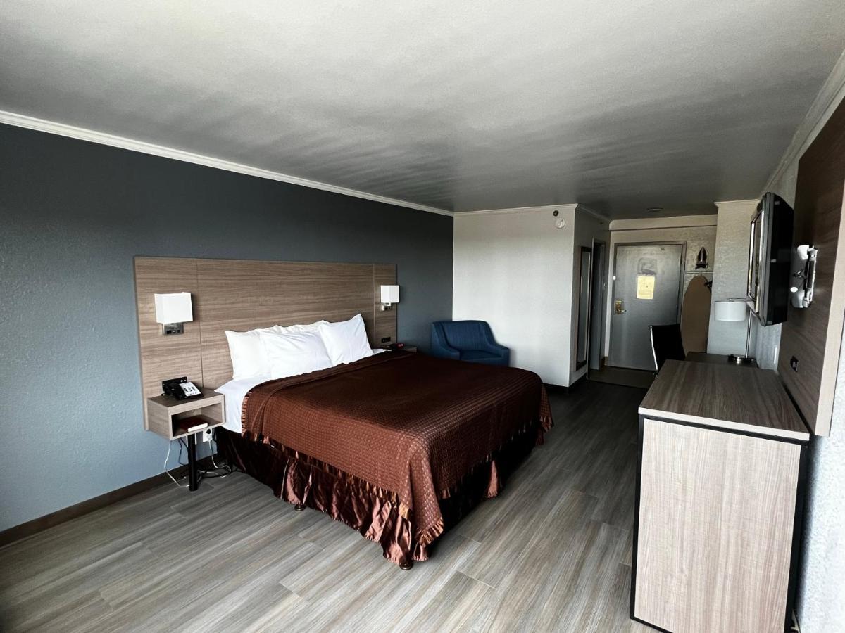 Super 8 By Wyndham Fort Worth Entertainment District Ngoại thất bức ảnh