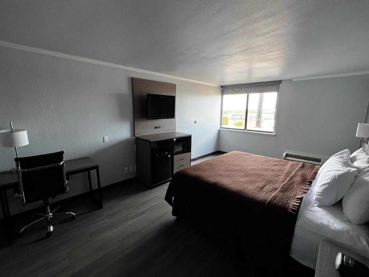 Super 8 By Wyndham Fort Worth Entertainment District Ngoại thất bức ảnh